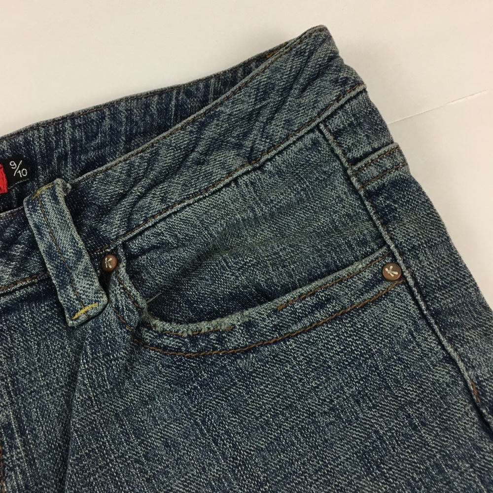 Keep In Touch Rolled Cuff Y2K Style Mid Rise Denim Shorts Size 10 - Picture 3 of 8